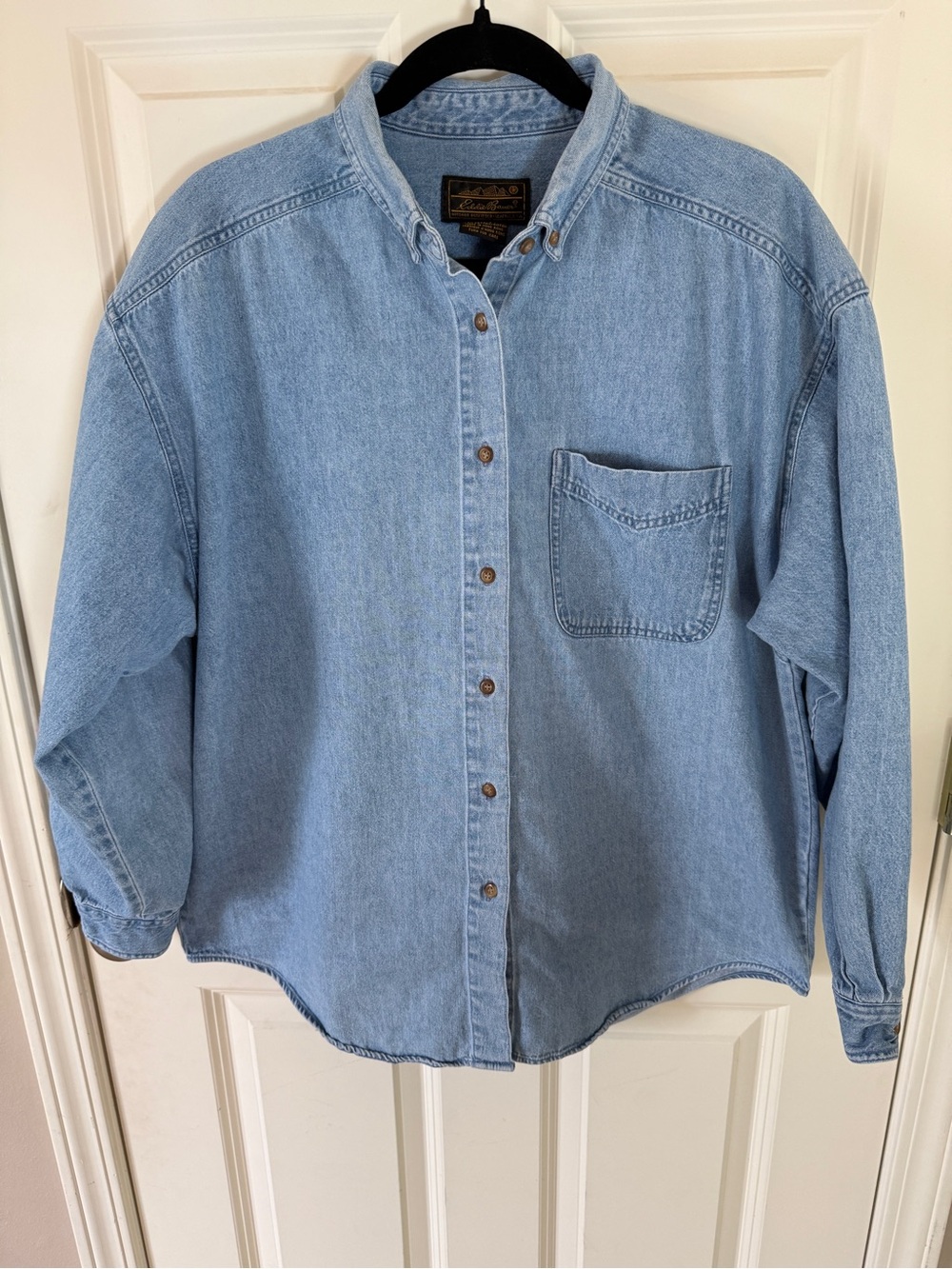 🔥 VINTAGE 1990s EDDIE BAUER
"BLACK LABEL" DENIM BUTTON
DOWN 🔥